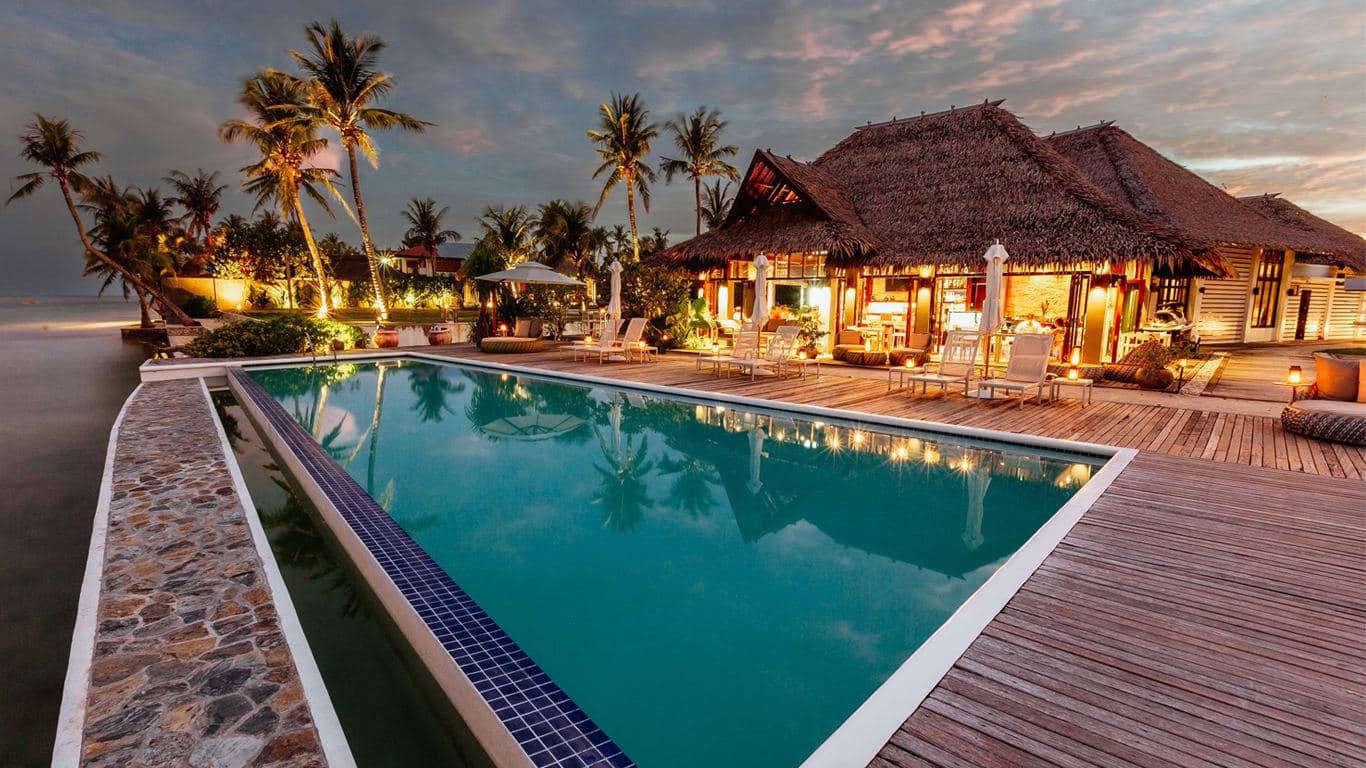 Beachfront cabana at Isla Cabana
